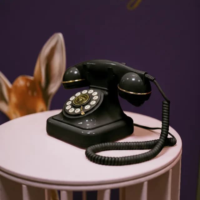 Ragelijus – Juodas modern classic retro telefonas šventėms